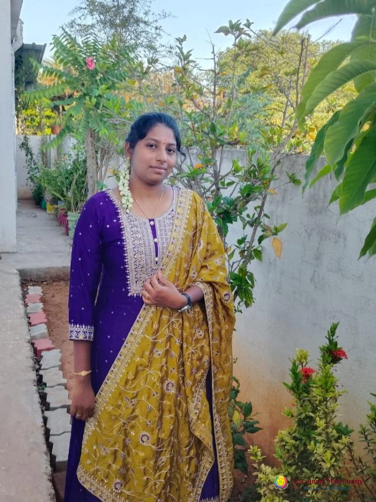 Harshinni Priya Lakshmanan View 3 Profile Image - Navsamaj Matrimony