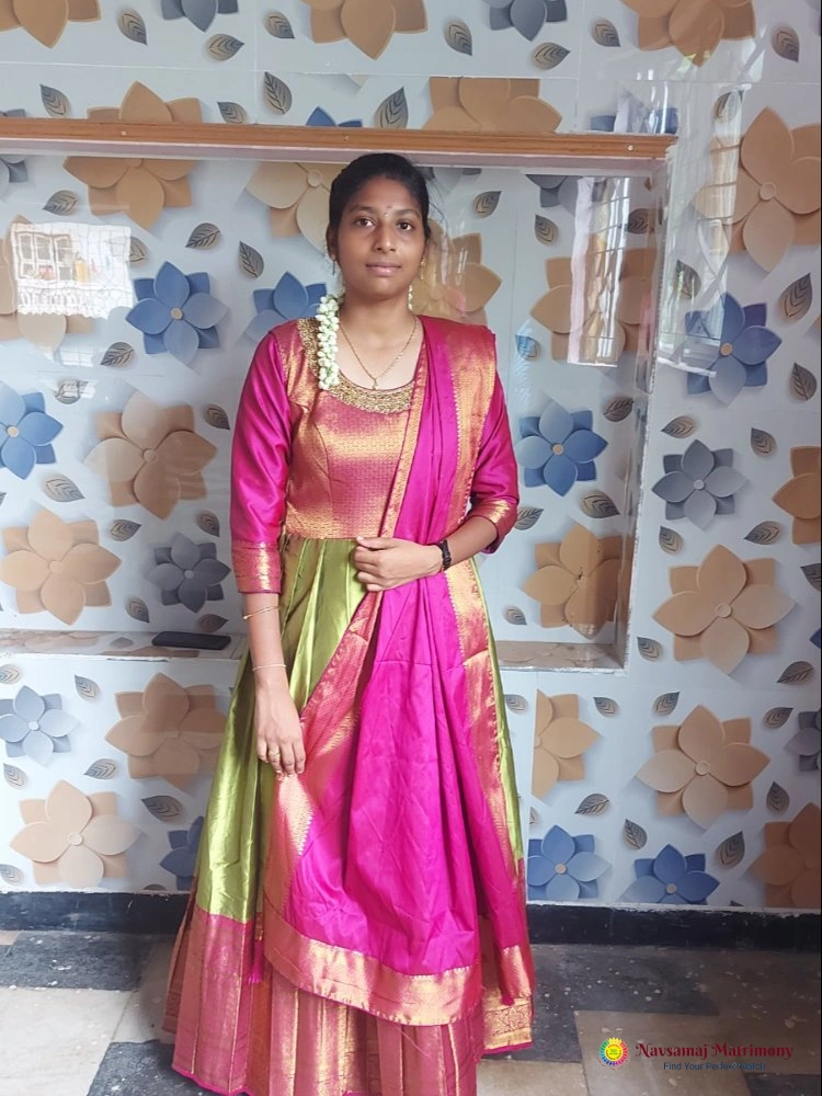 Harshinni Priya Lakshmanan View 4 Profile Image - Navsamaj Matrimony