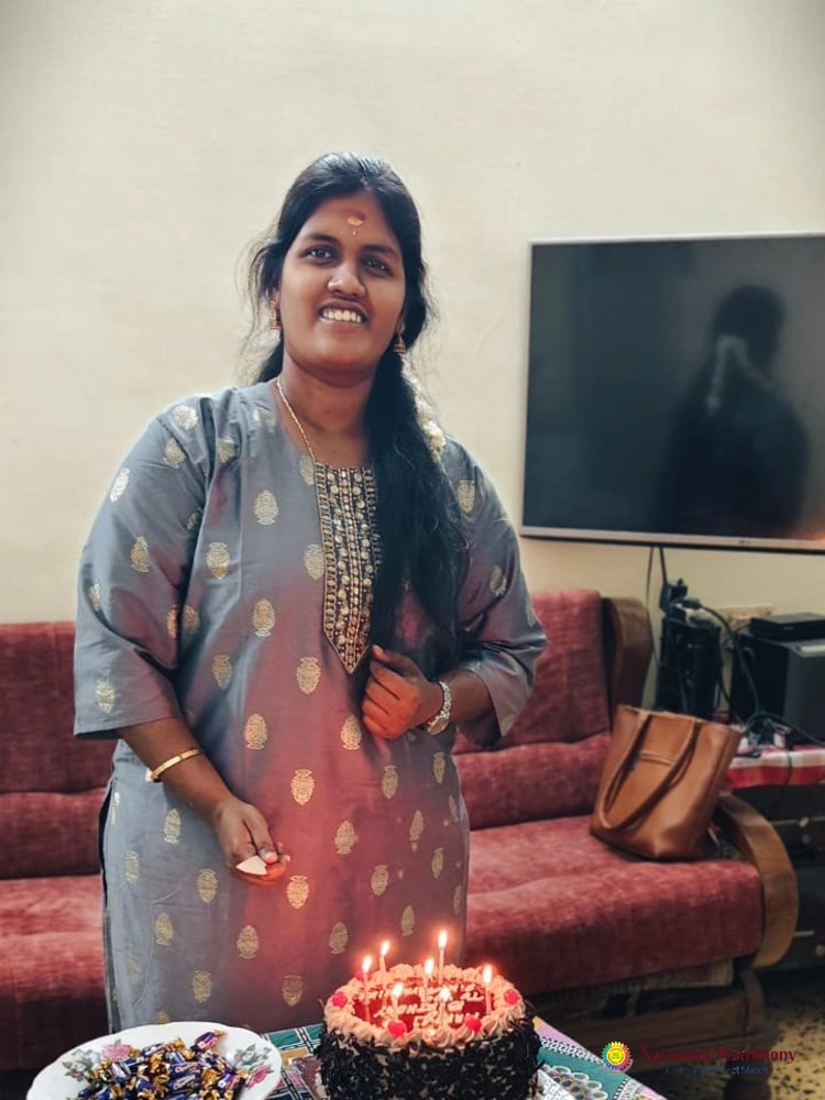 Gayathiri Kuppusamy View 4 Profile Image - Navsamaj Matrimony