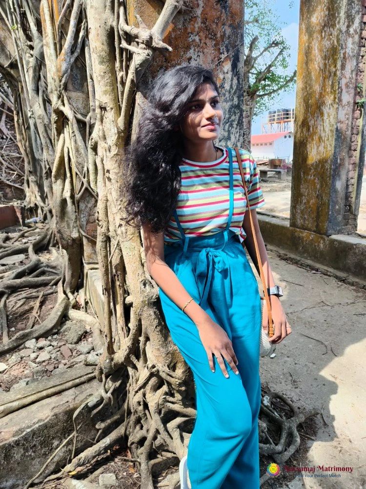 Durga Ravichandran View 4 Profile Image - Navsamaj Matrimony