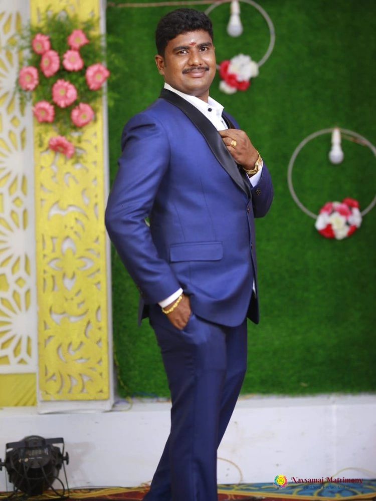 Karthikeyan Ealumalai View 2 Profile Image - Navsamaj Matrimony
