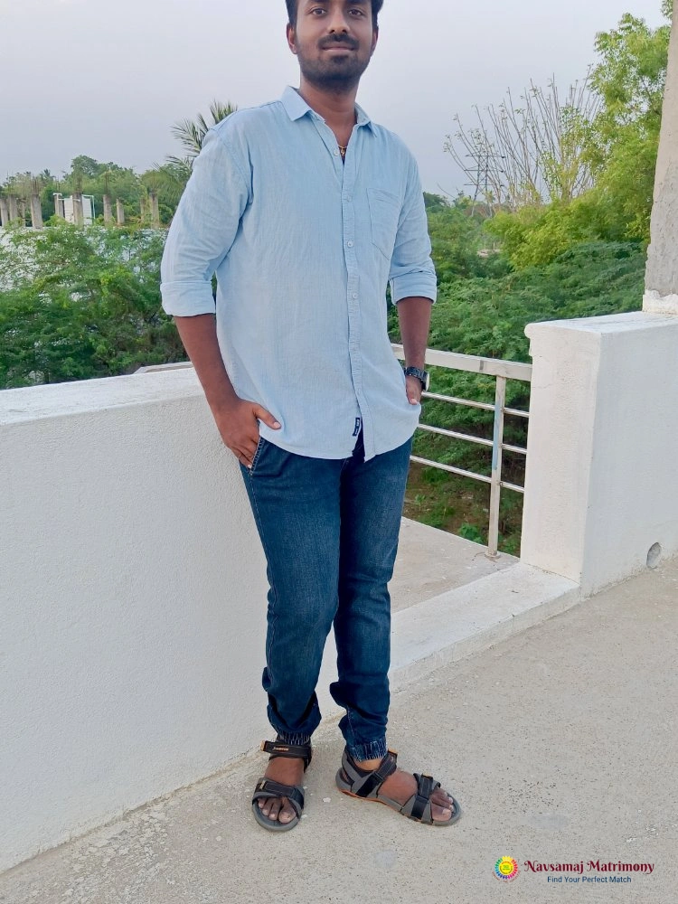 Dinesh Kesavan View 2 Profile Image - Navsamaj Matrimony