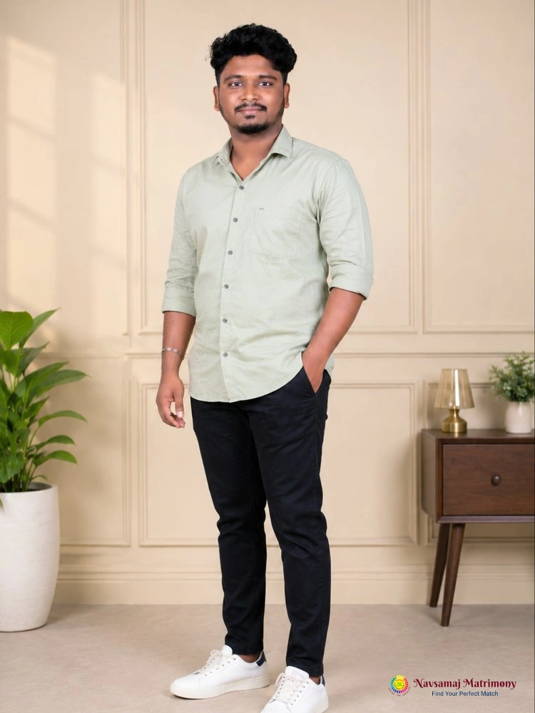 Vigneshwaran Selvam View 3 Profile Image - Navsamaj Matrimony