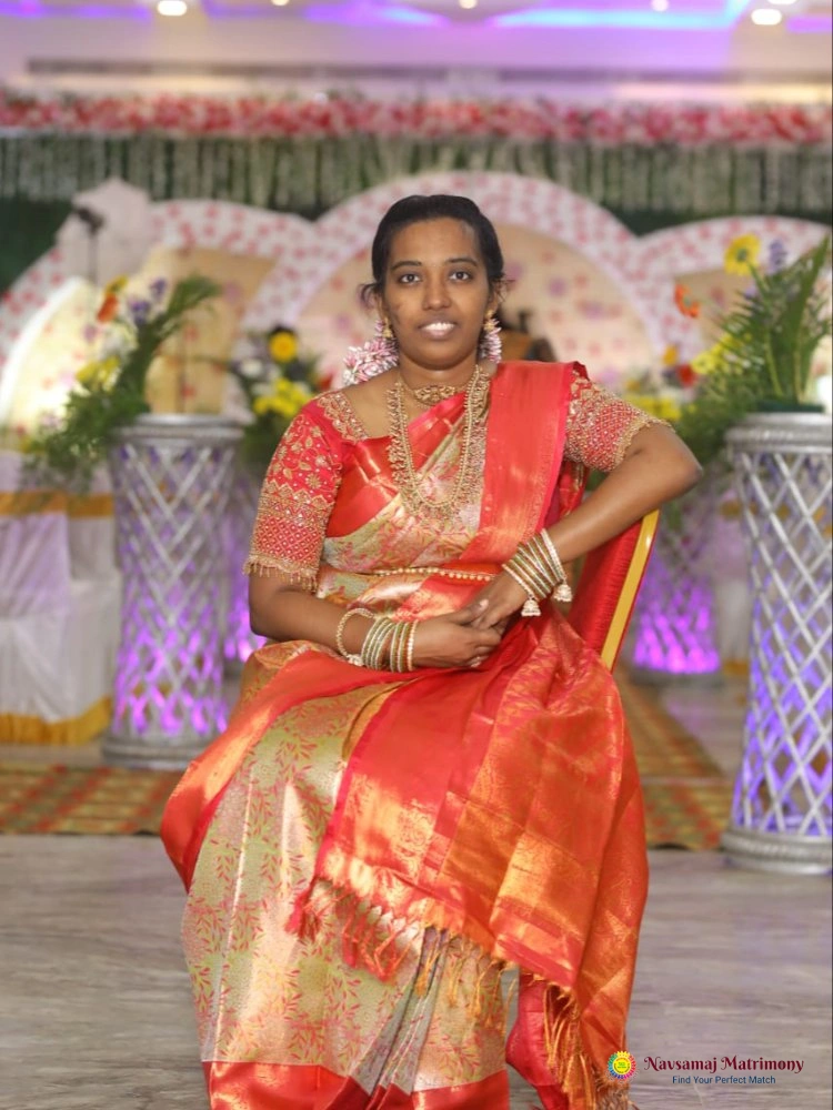 Parvathi M View 3 Profile Image - Navsamaj Matrimony