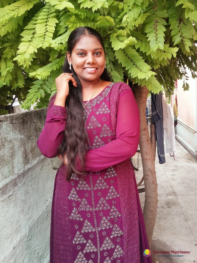 Kavya Mohanraj View 2 Profile Image - Navsamaj Matrimony