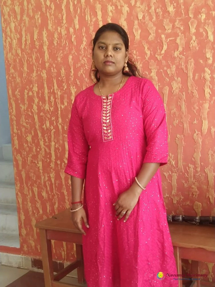 Kavya Mohanraj View 3 Profile Image - Navsamaj Matrimony