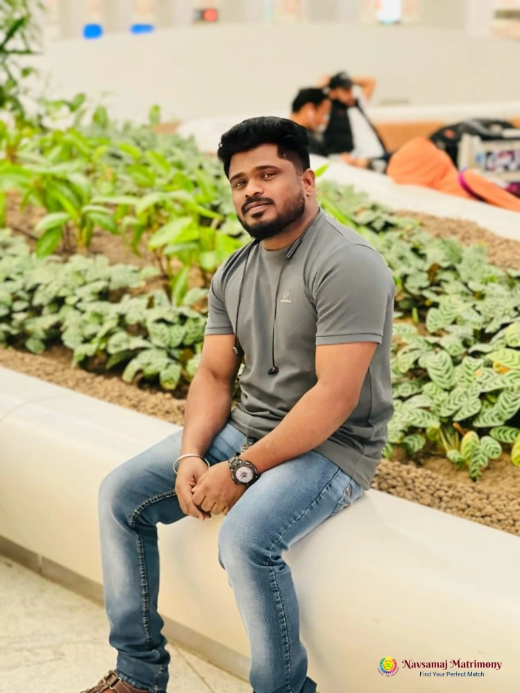 Sathiyamoorthy Klothungan View 2 Profile Image - Navsamaj Matrimony