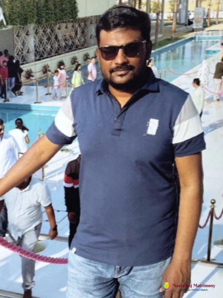 Vignesh V Profile Image - Navsamaj Matrimony