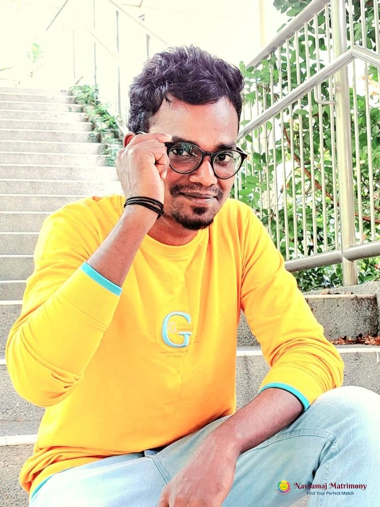 Vigneshwaran Govindaraj View 2 Profile Image - Navsamaj Matrimony